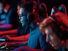 college students participate in esports program
