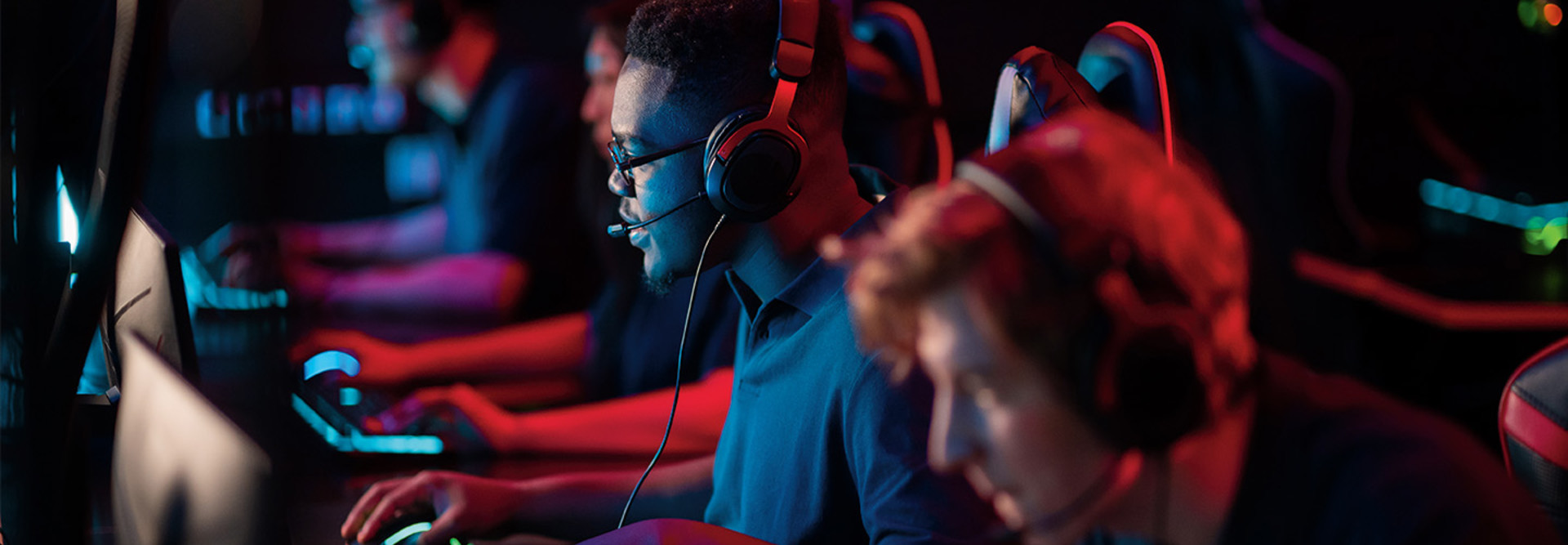 college students participate in esports program