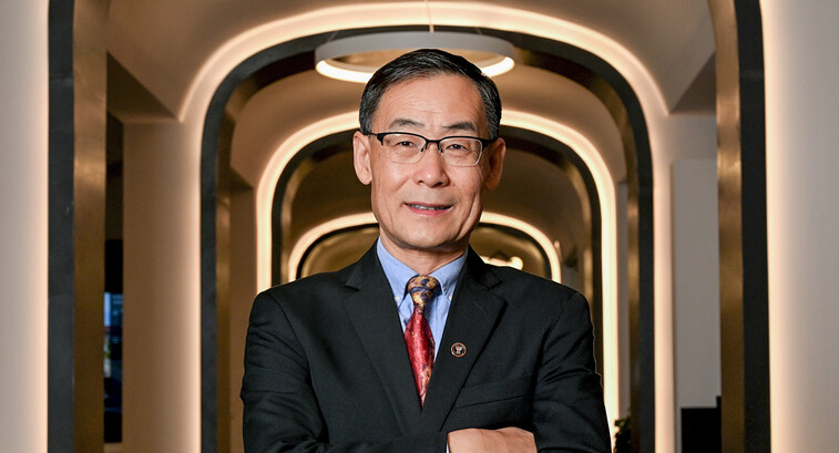 Lin Zhou