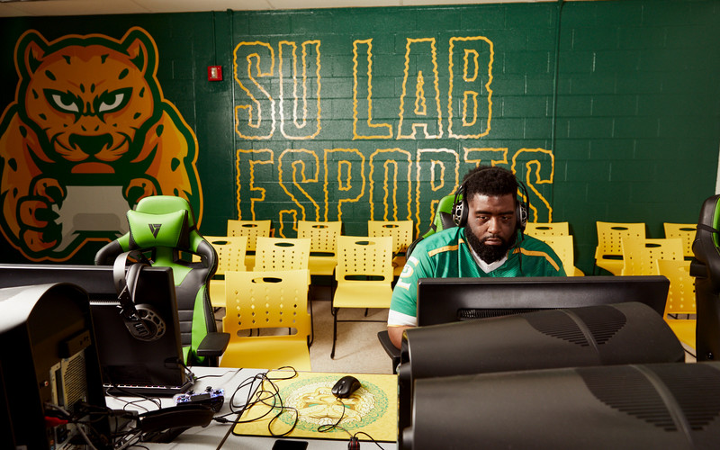 Christopher Turner in SULS esports lab