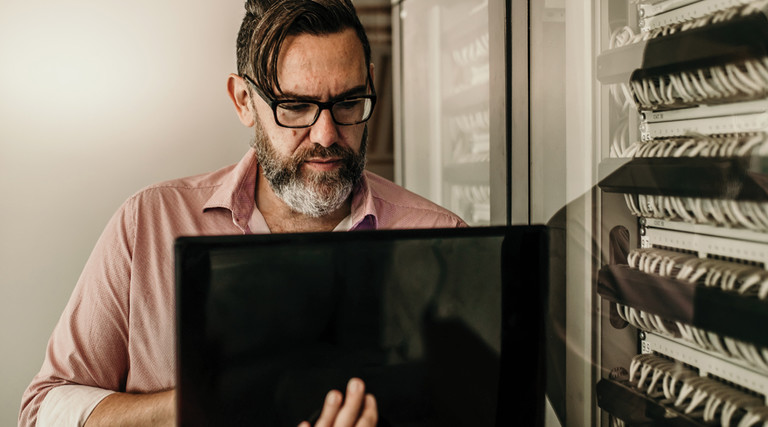 IT engineer with server security work