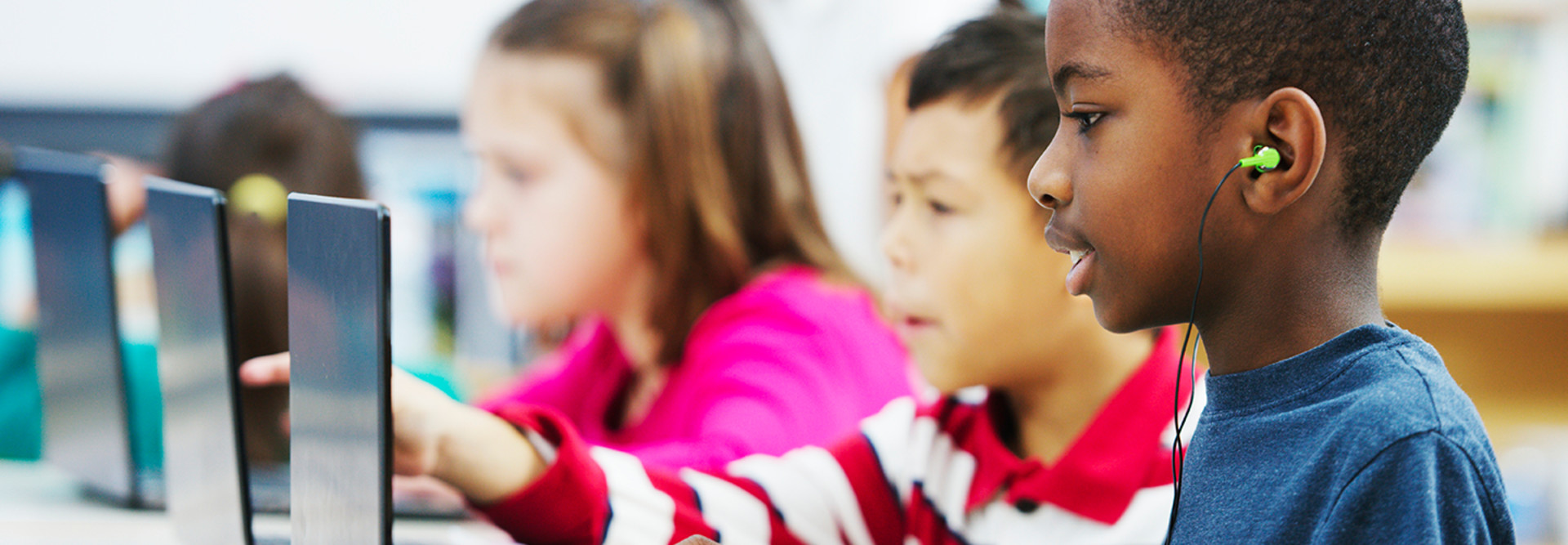 kids using laptops