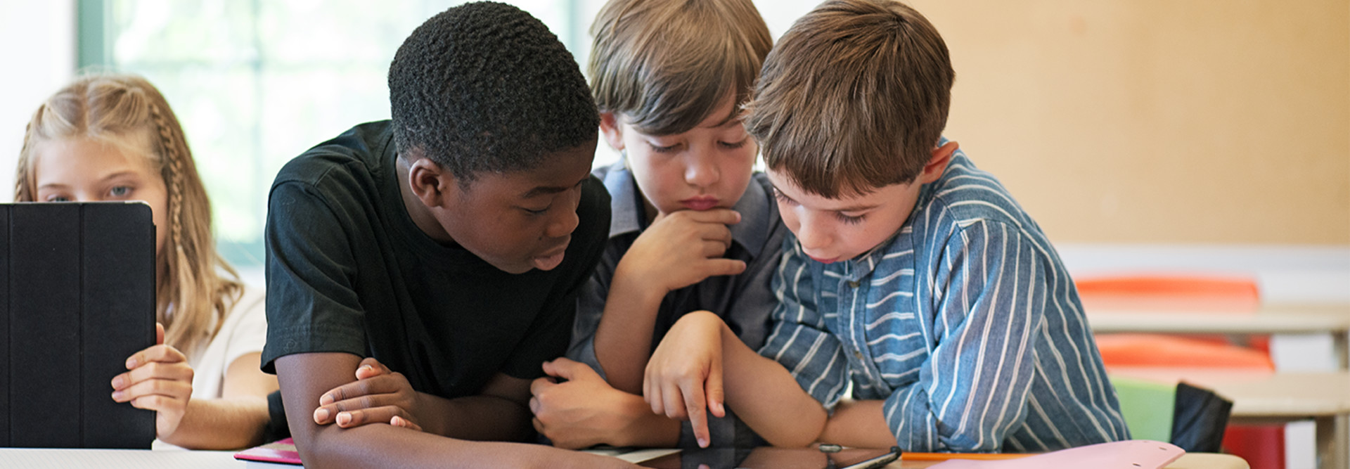 Kids on tablet