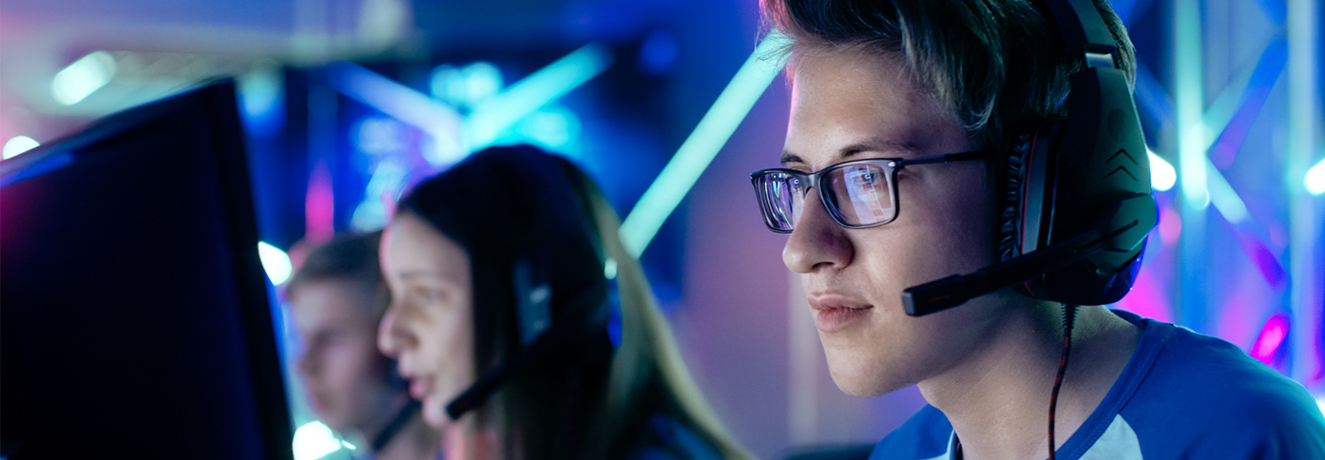 Kids in highschool esports leagues