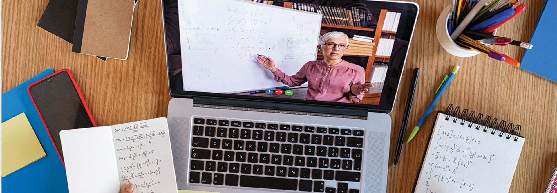 teacher leading virtual instruction