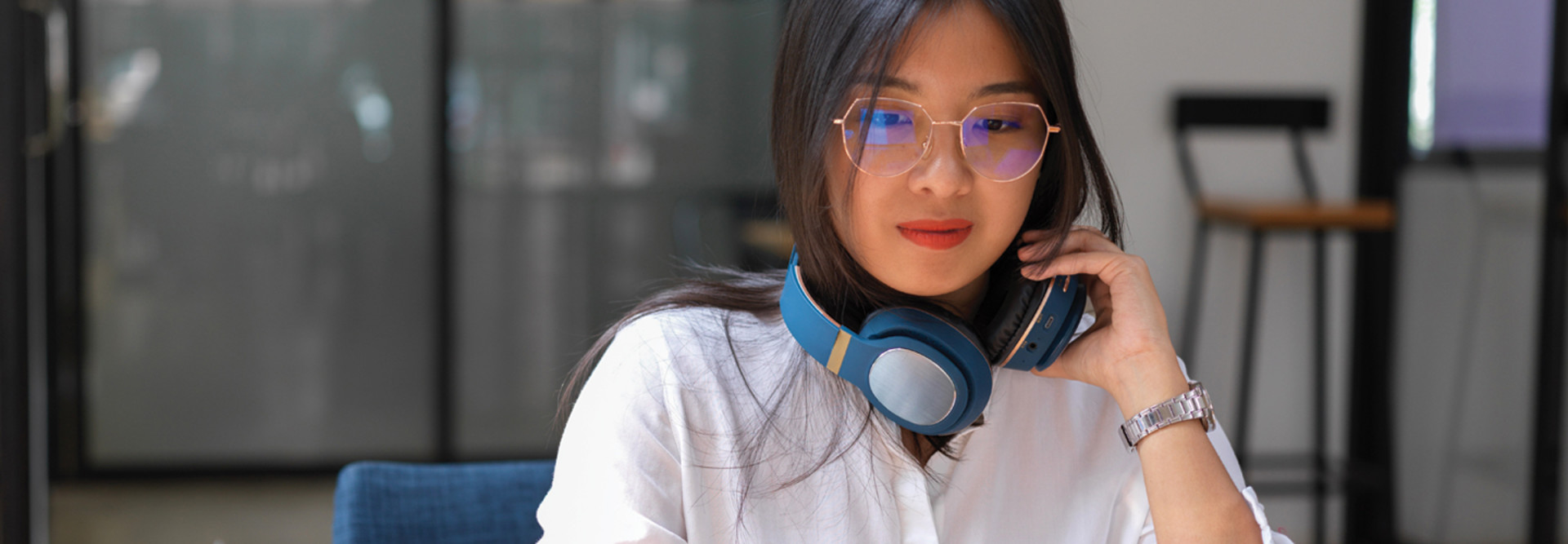 Listening to audio in headphones