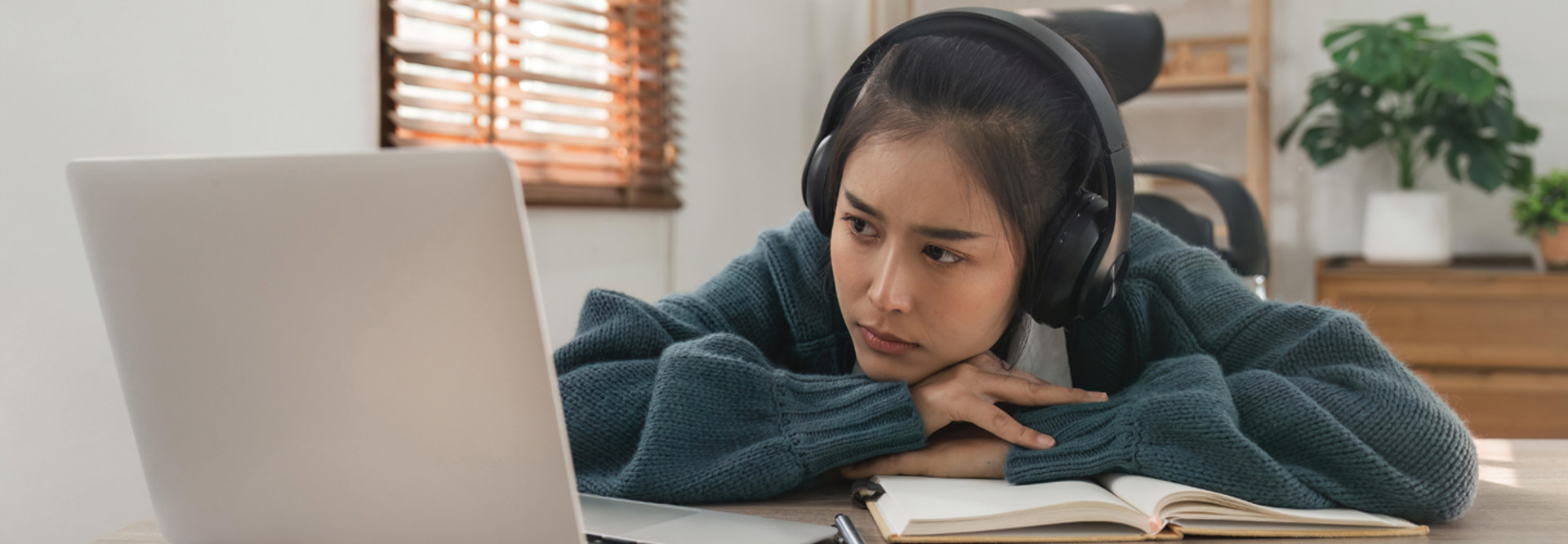 frustrated student learns resilience on laptop