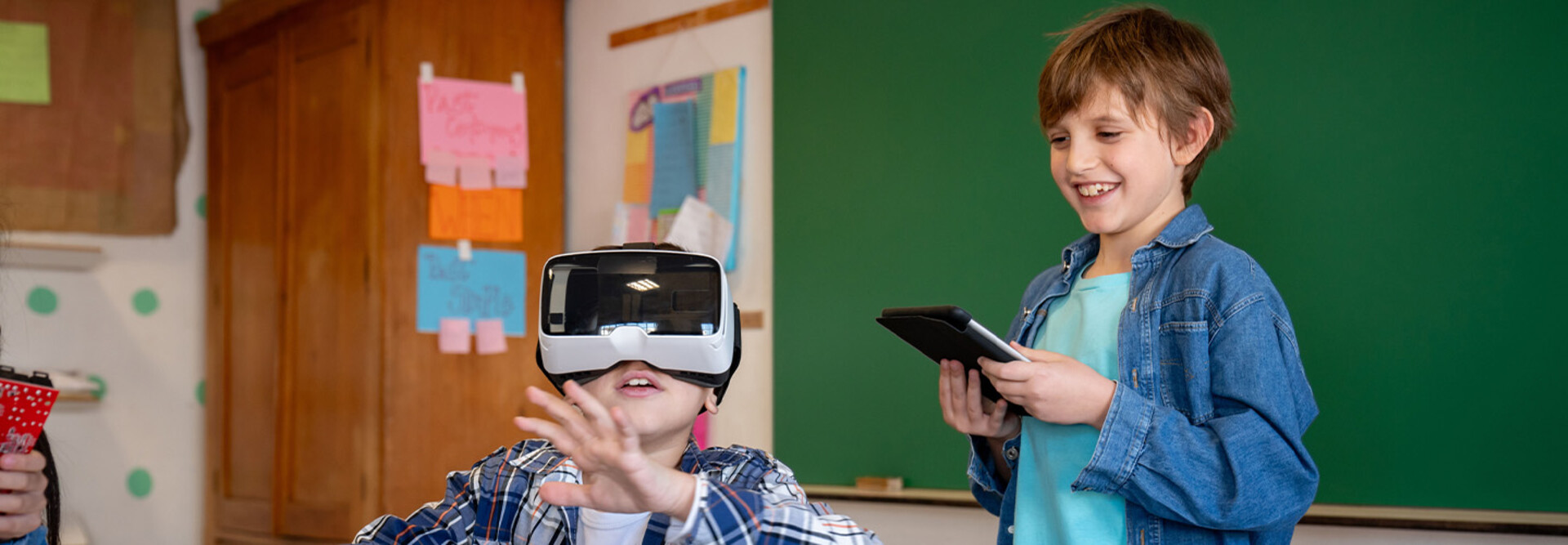 Students using VR and tech
