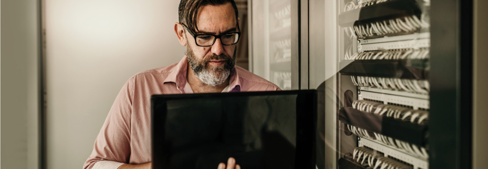 IT engineer with server security work