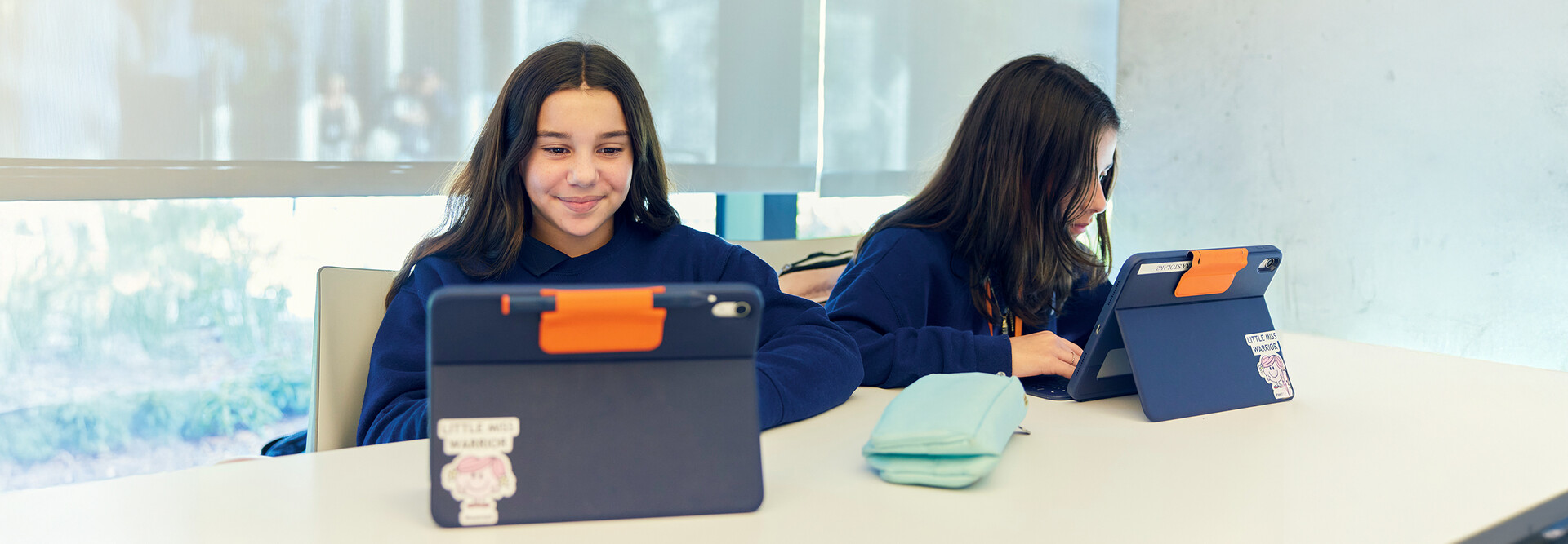 Students using tablets 